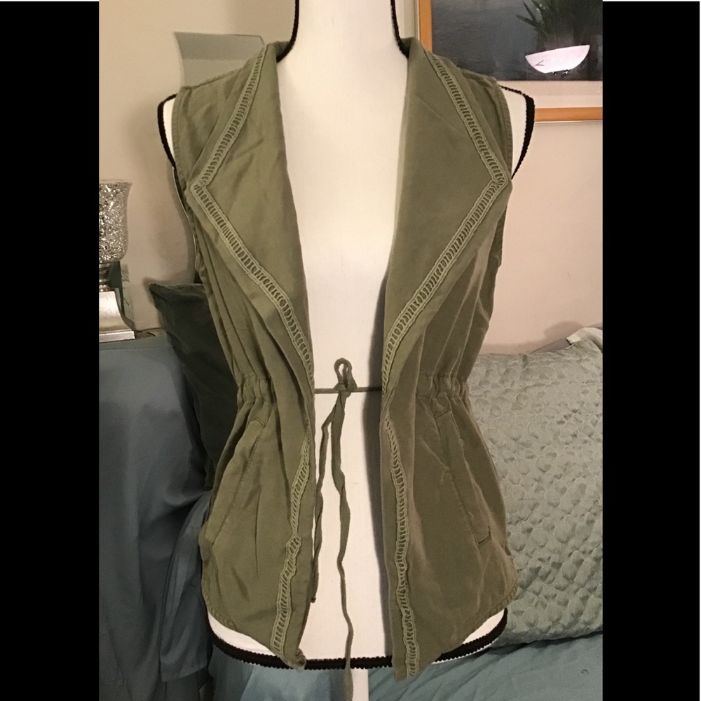 Mudd army green vest/sleeveless top. Size S